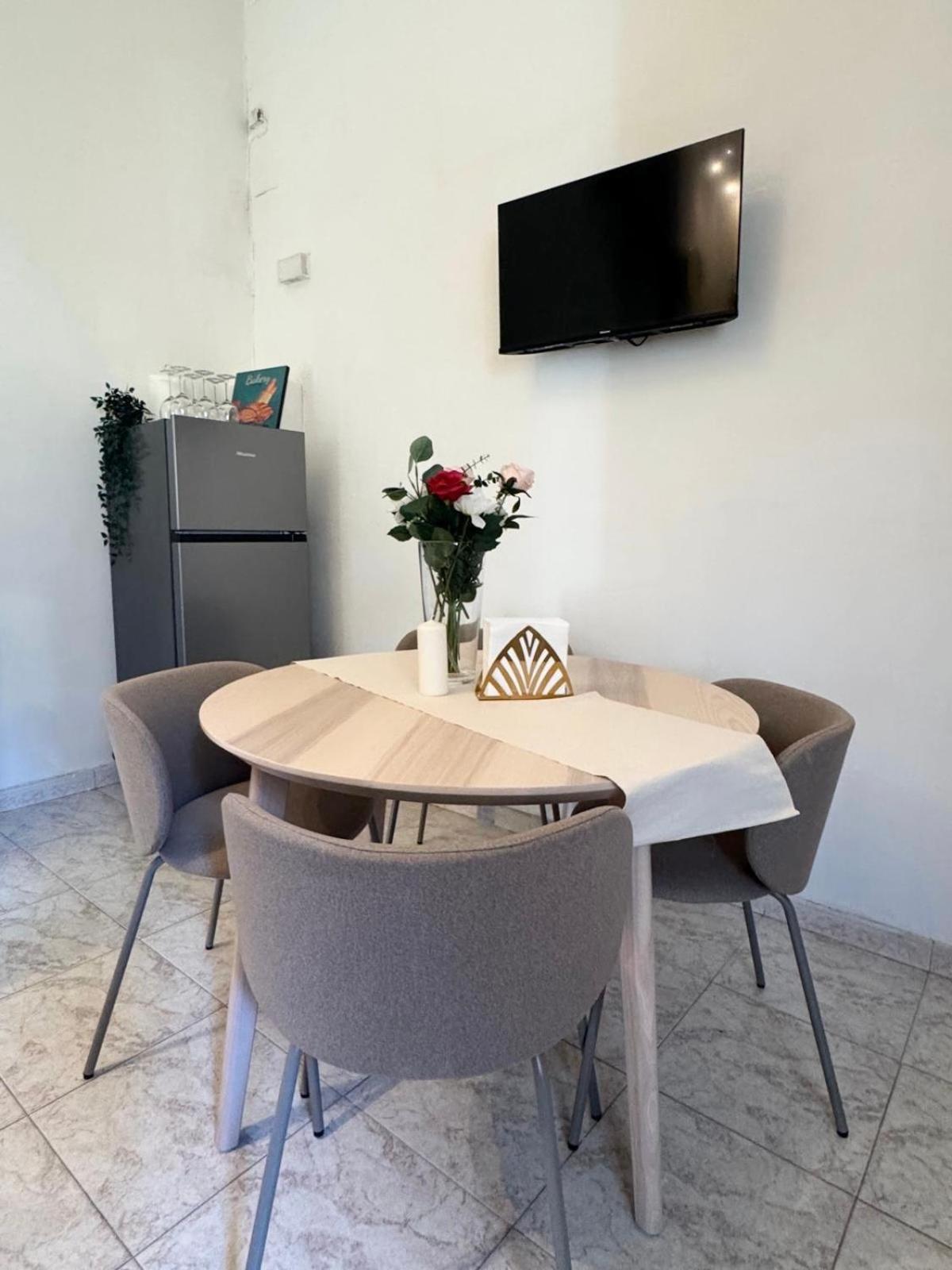 רומא Mopy Apartment Luxury Home מראה חיצוני תמונה